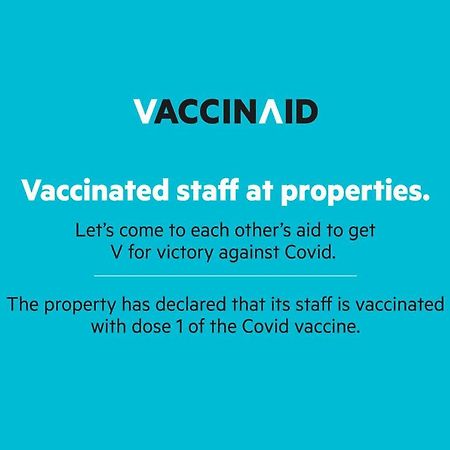 Vaccinated Staff - Oyo 15973 F Square Ξενοδοχείο Kochi Εξωτερικό φωτογραφία