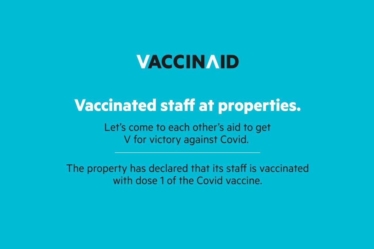 Vaccinated Staff - Oyo 15973 F Square Ξενοδοχείο Kochi Εξωτερικό φωτογραφία